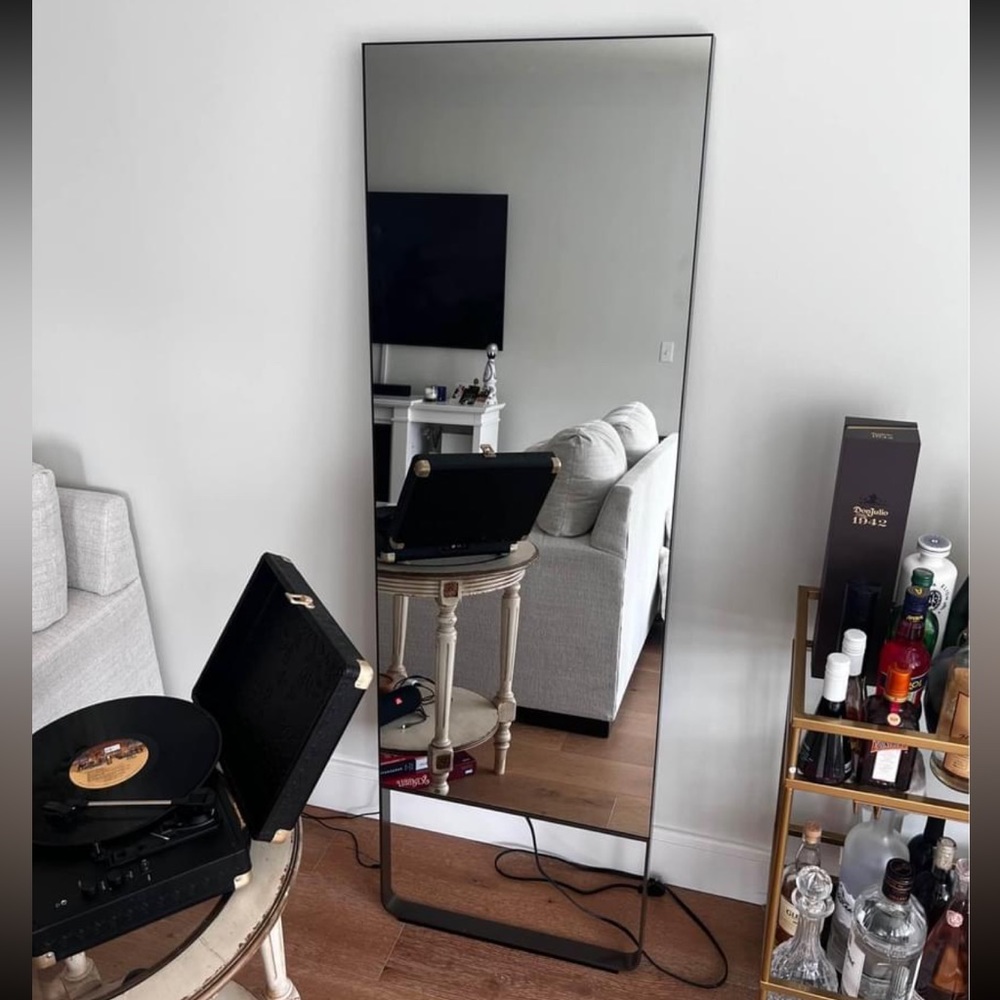 NY PICK UP ONLY - Lululemon interactive workout MIRROR home gym - Picture 2 of 6